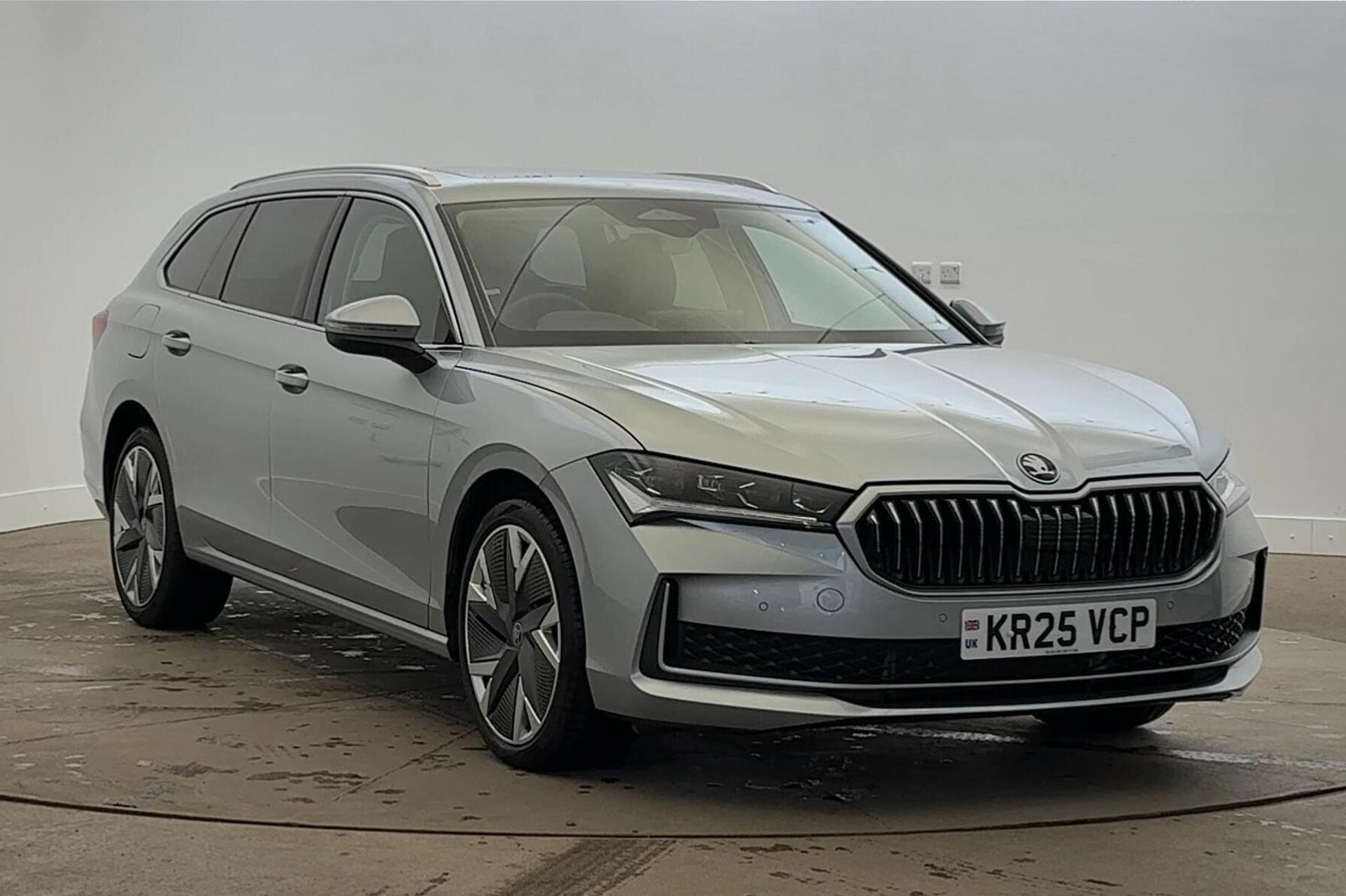 2025/25 Skoda Superb Estate